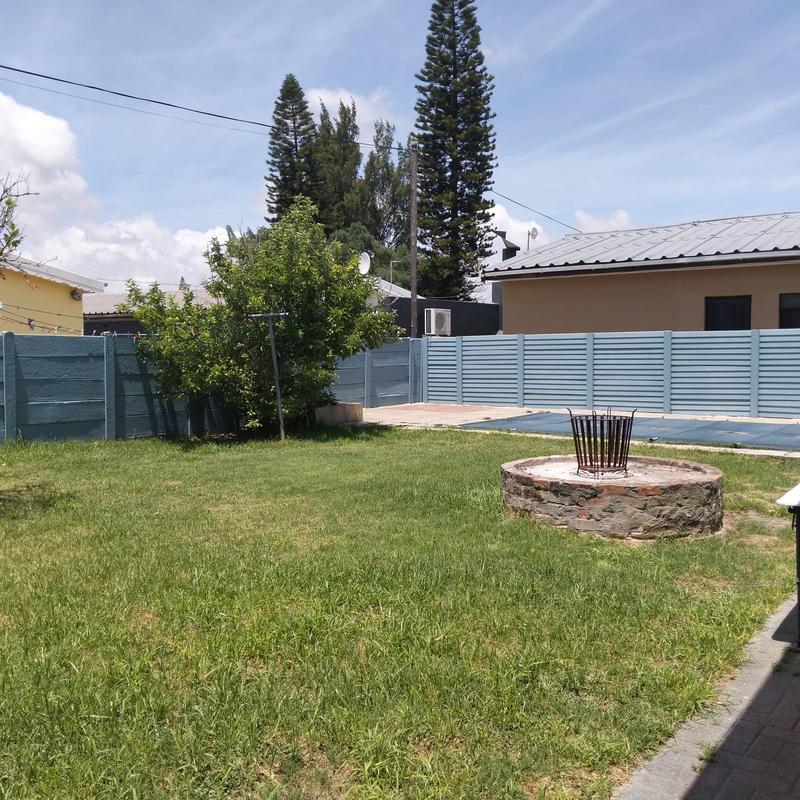 3 Bedroom Property for Sale in Peerless Park North Western Cape